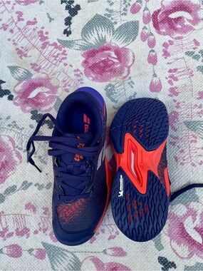 Babolat boy Blue & Red Tennis Shoes, new in box size 3